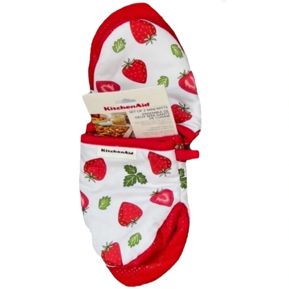 KitchenAid - ‘Strawberry - bundle’ dish towels, drying mats & oven mitts. NWT